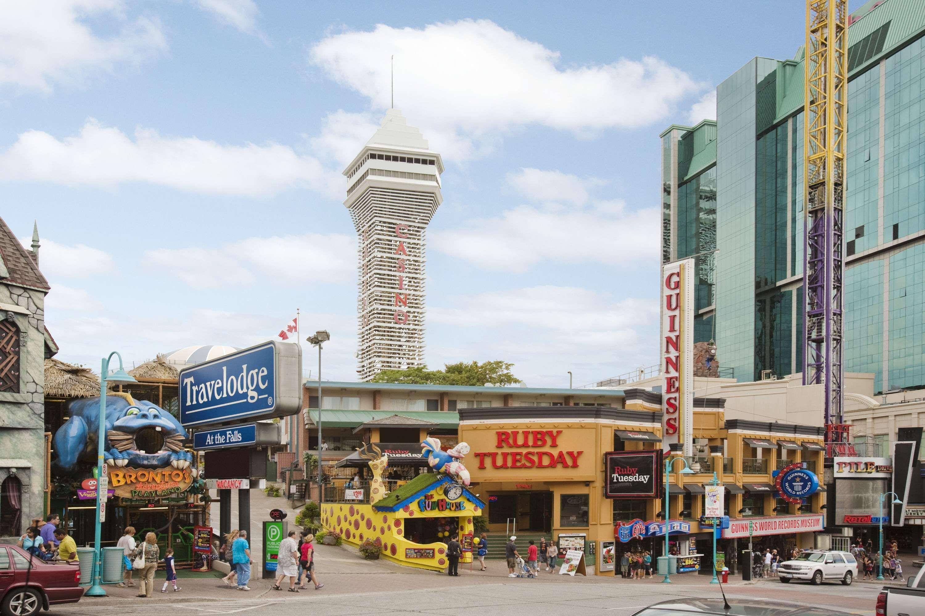 Travelodge By Wyndham Niagara Falls At The Falls Екстериор снимка