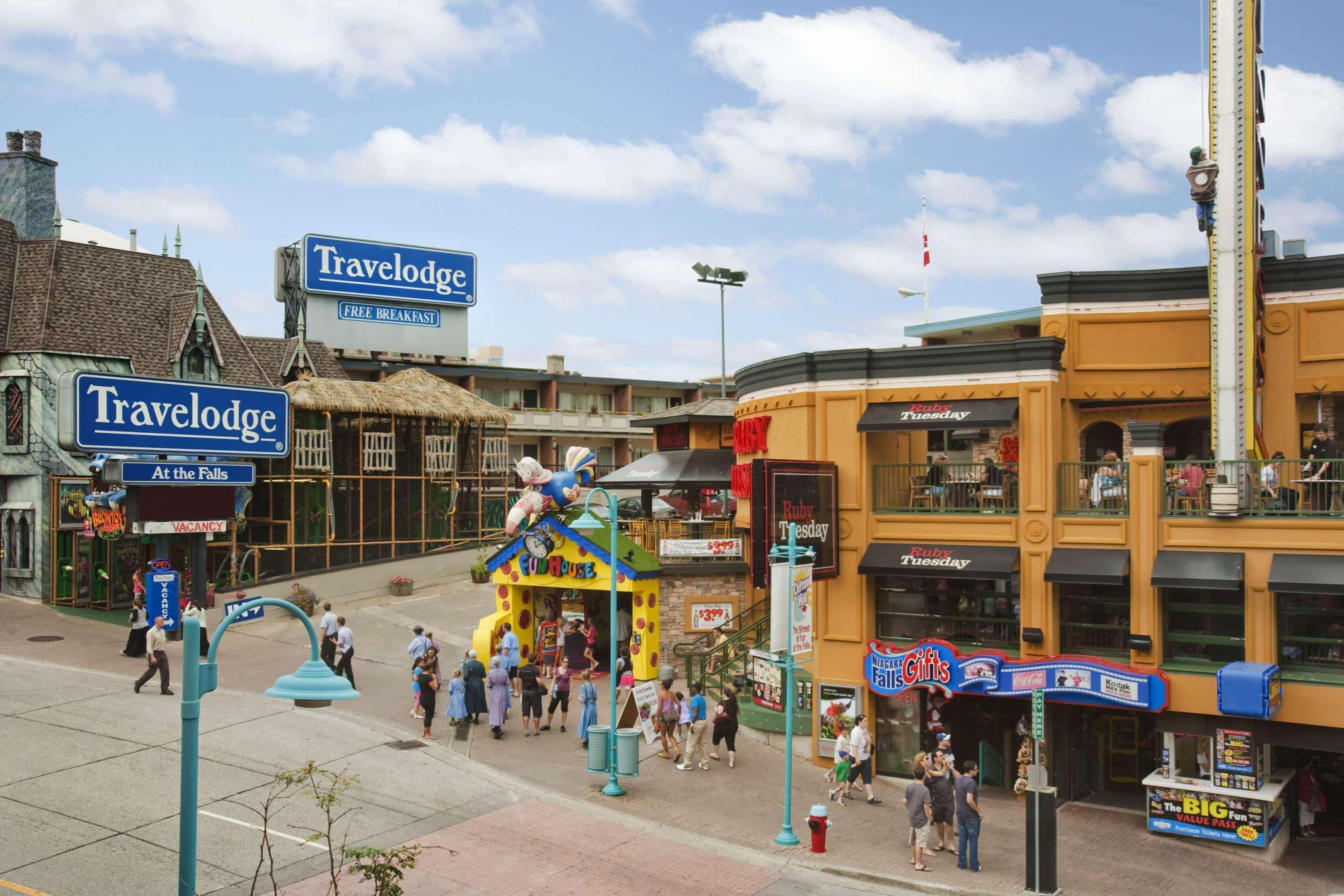 Travelodge By Wyndham Niagara Falls At The Falls Екстериор снимка