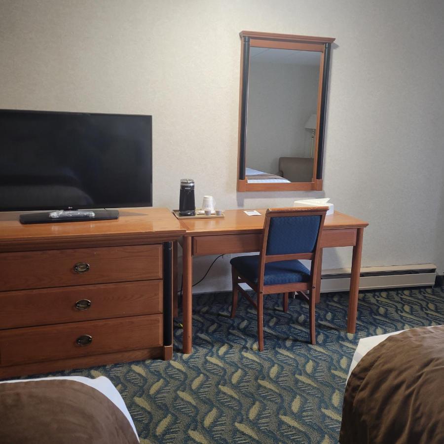 Travelodge By Wyndham Niagara Falls At The Falls Екстериор снимка