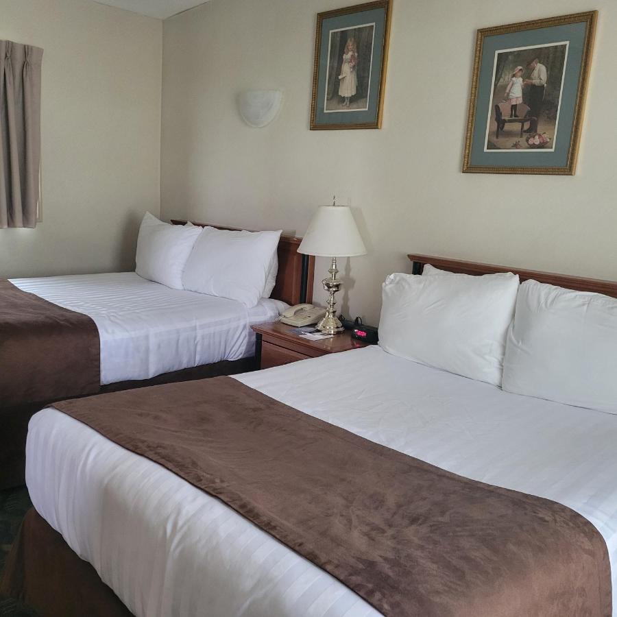 Travelodge By Wyndham Niagara Falls At The Falls Екстериор снимка