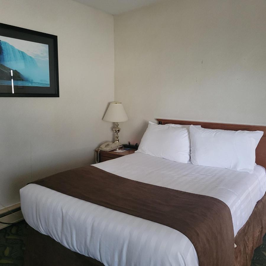 Travelodge By Wyndham Niagara Falls At The Falls Екстериор снимка