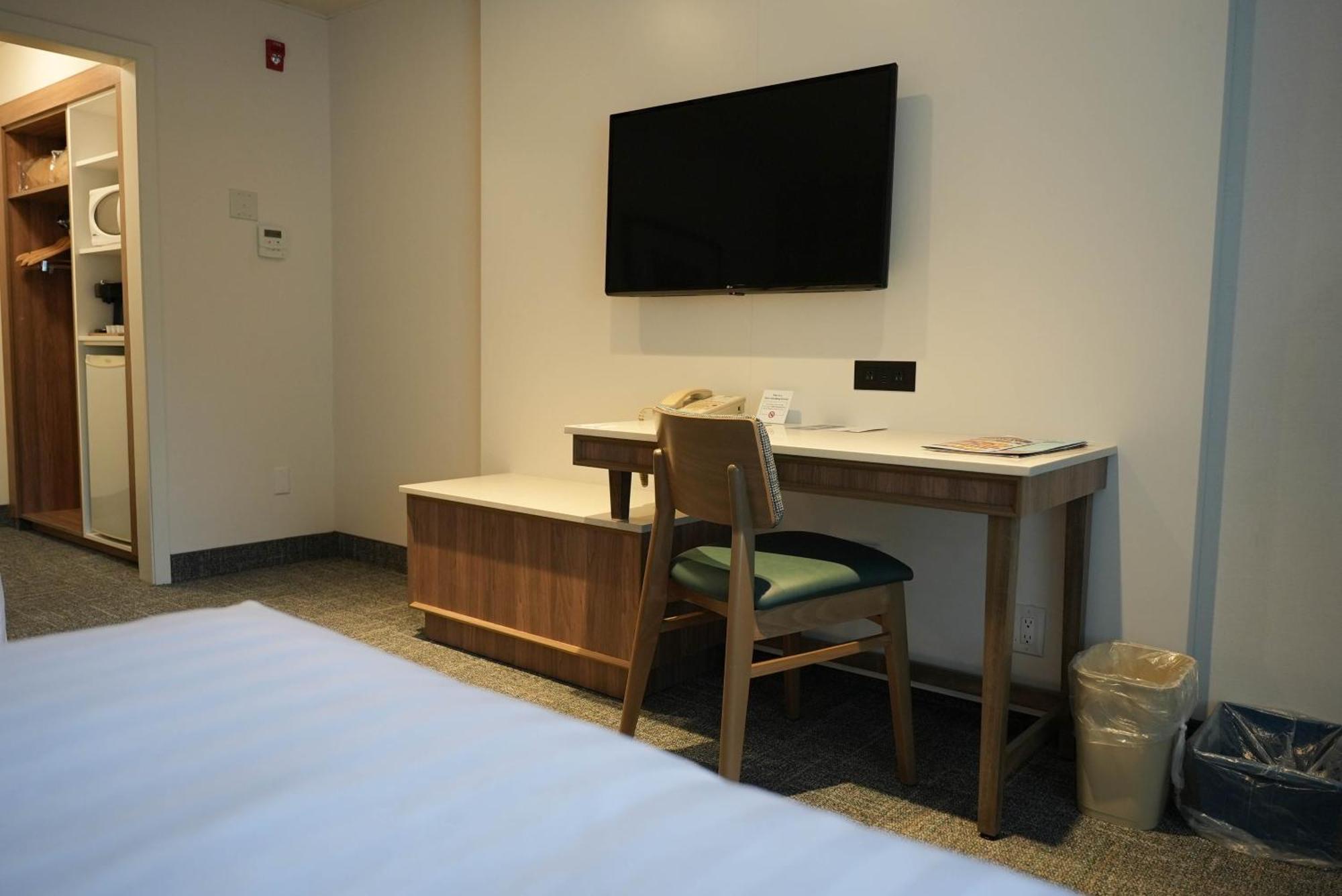 Travelodge By Wyndham Niagara Falls At The Falls Екстериор снимка