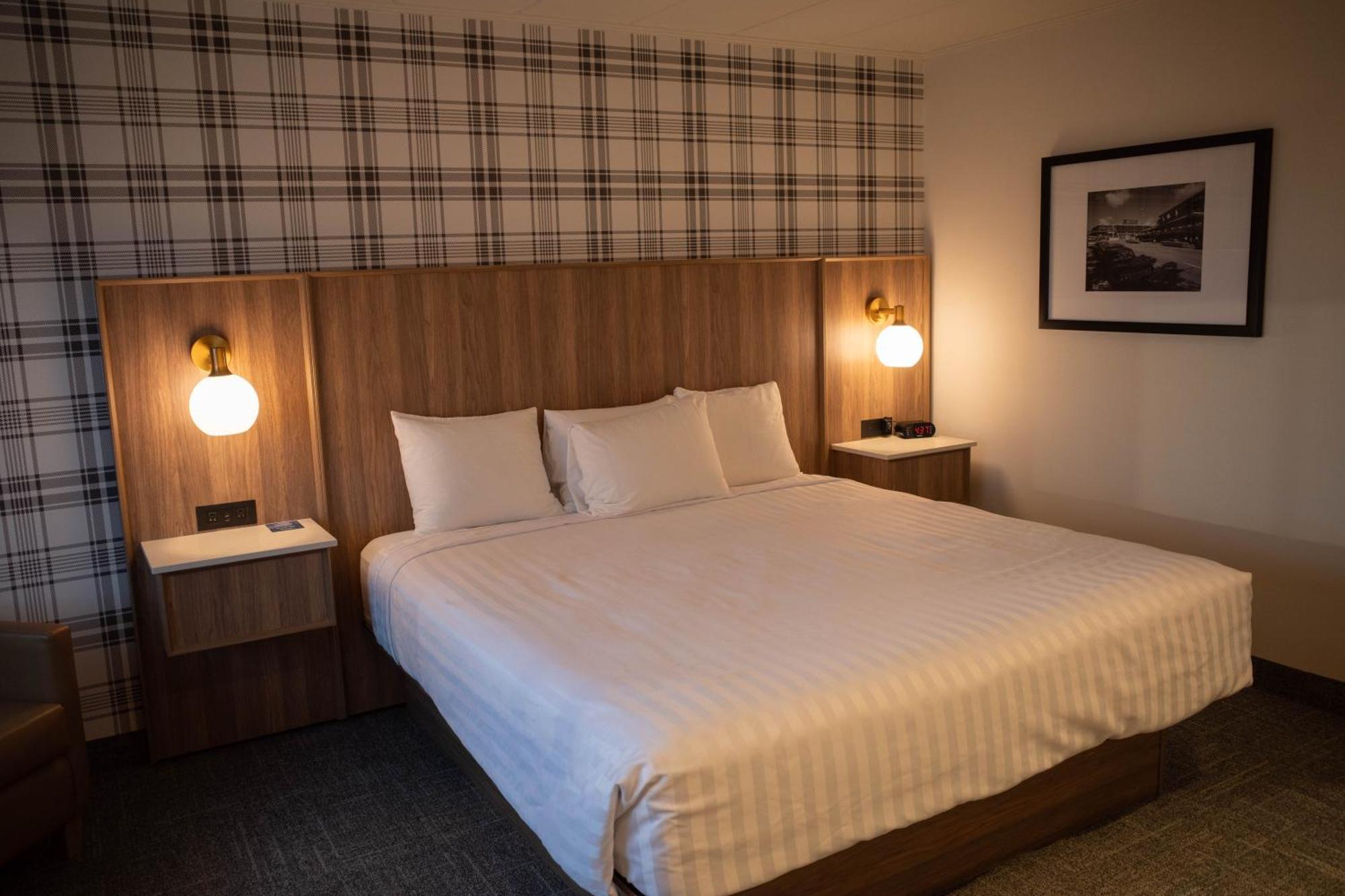Travelodge By Wyndham Niagara Falls At The Falls Екстериор снимка