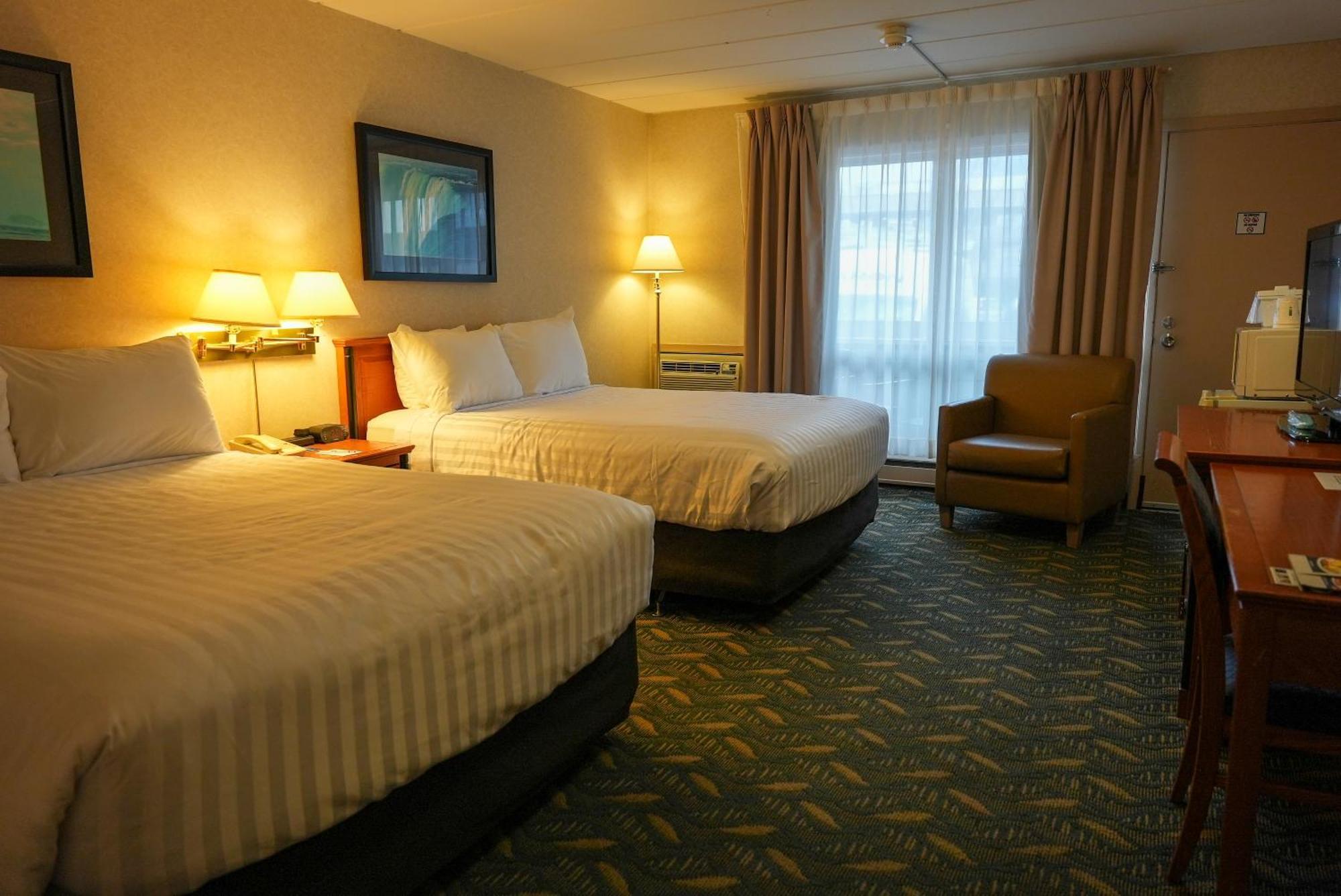 Travelodge By Wyndham Niagara Falls At The Falls Екстериор снимка