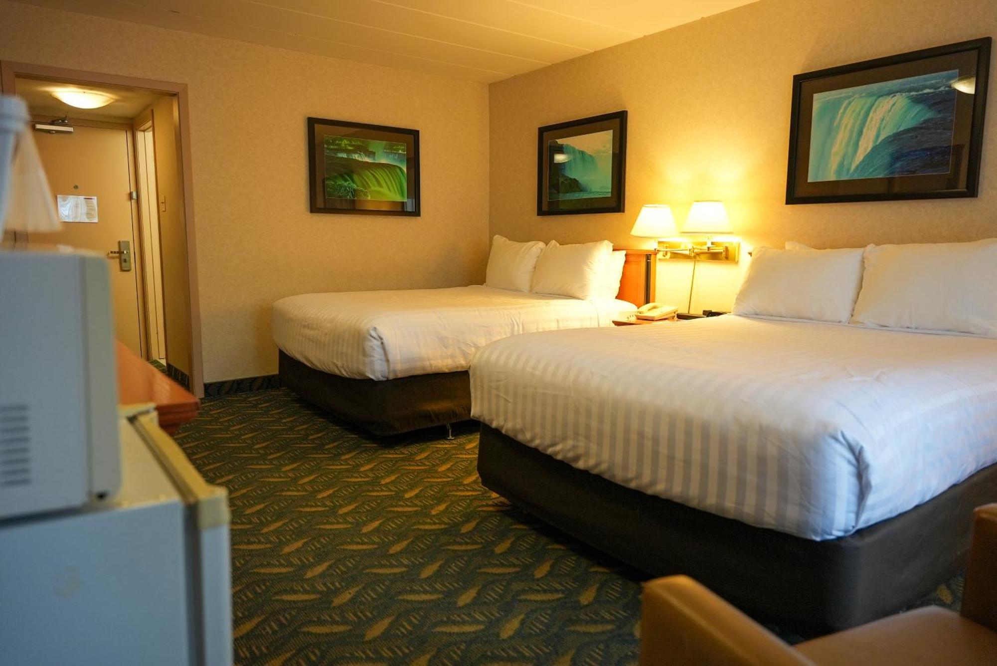 Travelodge By Wyndham Niagara Falls At The Falls Екстериор снимка