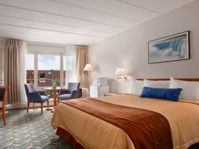 Travelodge By Wyndham Niagara Falls At The Falls Екстериор снимка