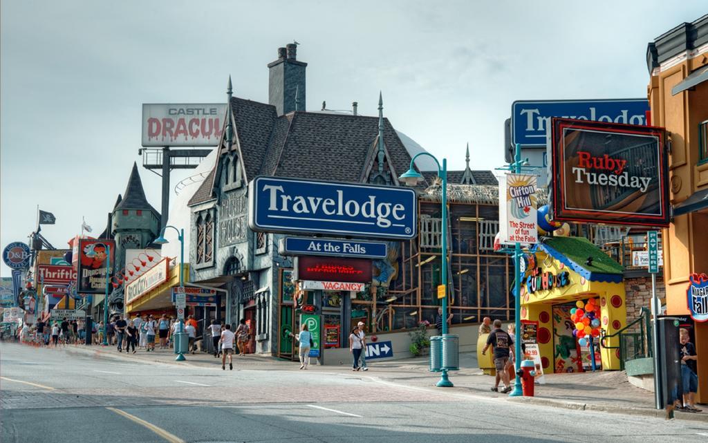 Travelodge By Wyndham Niagara Falls At The Falls Екстериор снимка