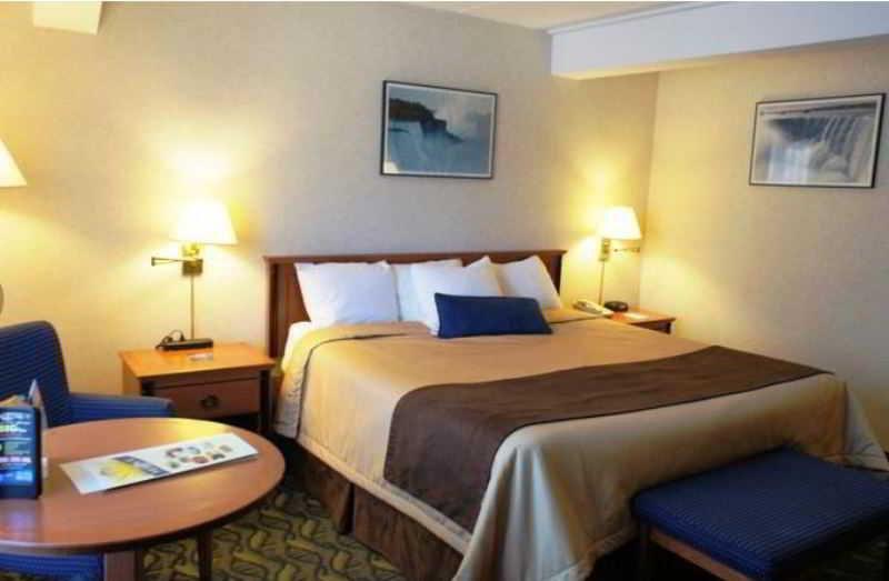 Travelodge By Wyndham Niagara Falls At The Falls Екстериор снимка